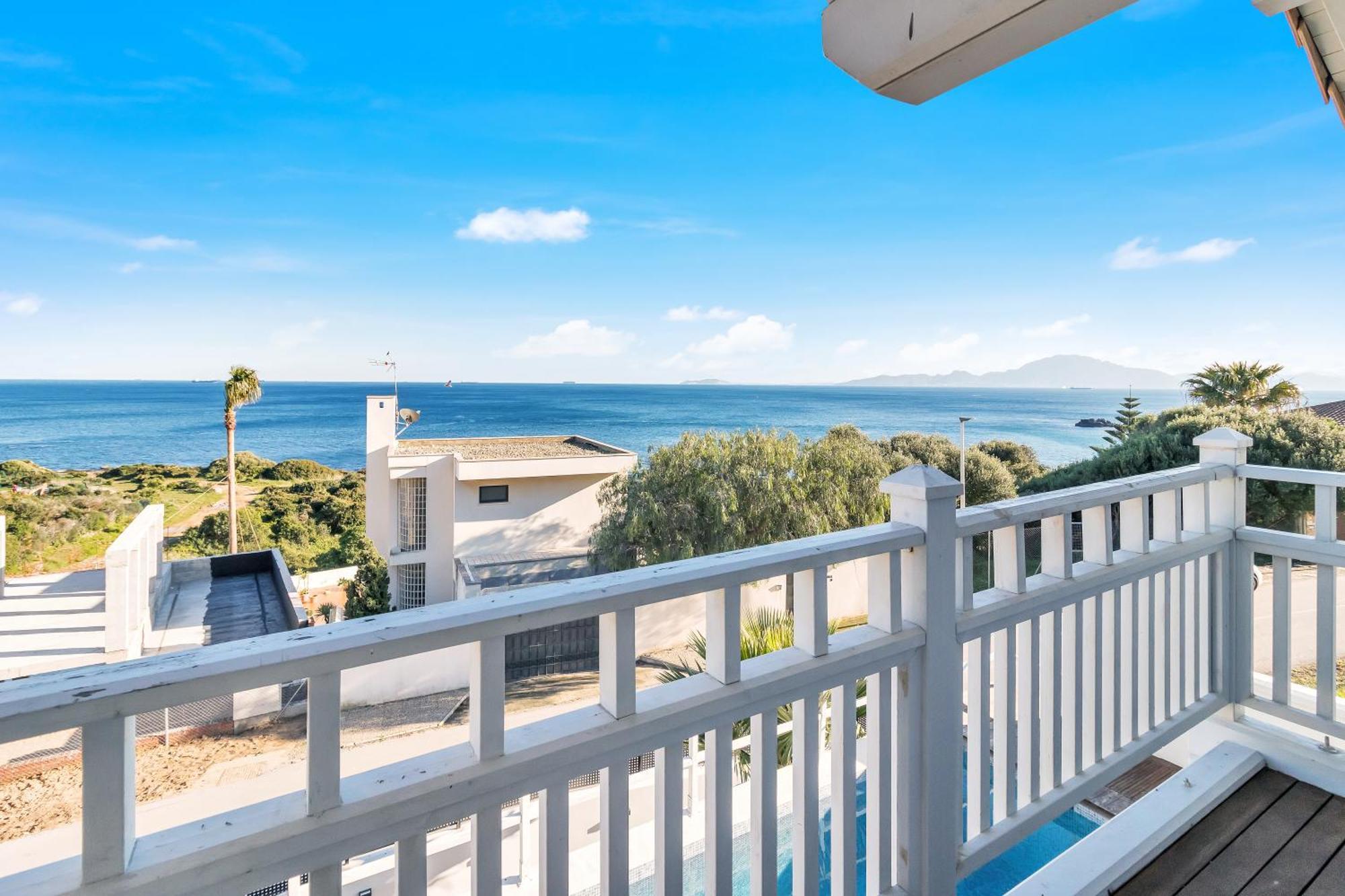 אלגסירס Increible Villa De Madera Con Vistas Al Mar מראה חיצוני תמונה