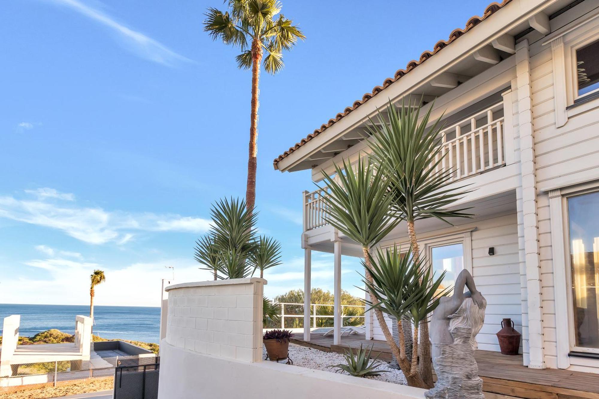 אלגסירס Increible Villa De Madera Con Vistas Al Mar מראה חיצוני תמונה