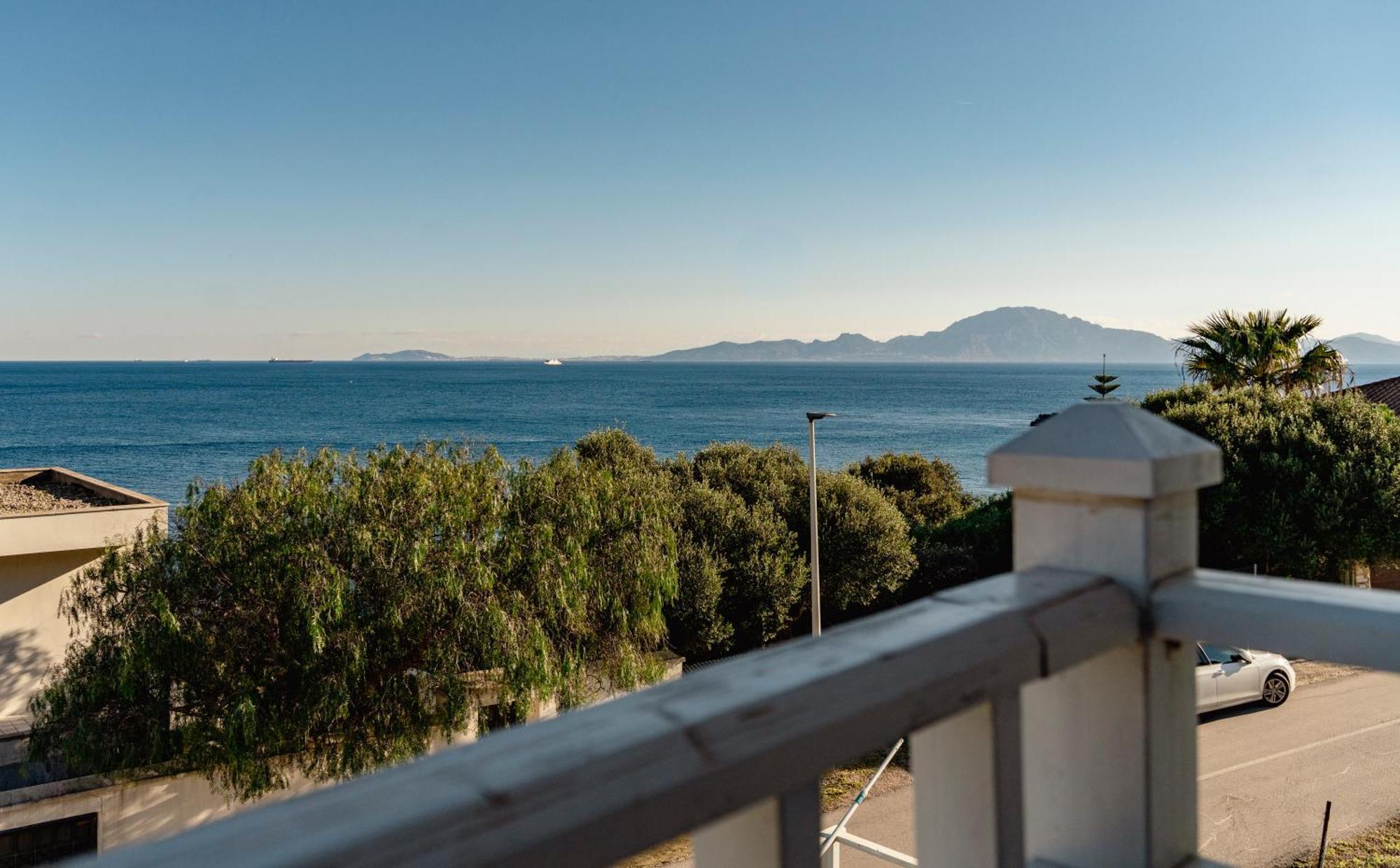 אלגסירס Increible Villa De Madera Con Vistas Al Mar מראה חיצוני תמונה